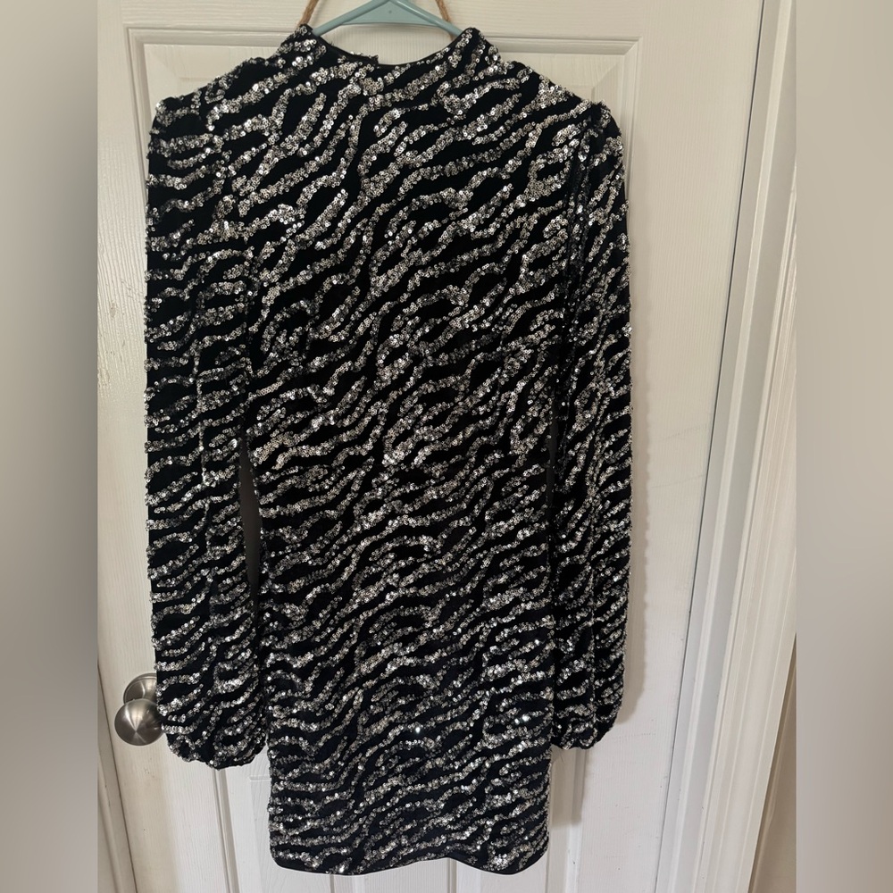 NWT - Size 4 Mac Duggal Long Sleeve Mini Dress - Black and Silver